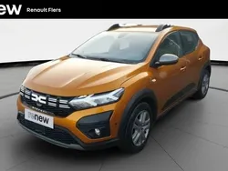 Orange Utilisé 2023 Dacia Sandero Expression Citadine | 15 680 € (Prix juste)