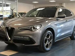 Gris Utilisé 2018 Alfa Romeo Stelvio Lusso SUV | 27 969 € (Prix juste)
