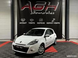 Blanc Utilisé 2010 Renault Clio II Dynamique Berline | 4 990 € (Prix juste)