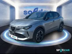 Noir Nouvelle 2025 Alfa Romeo Junior Edizione Speciale SUV | 39 990 € (Prix juste)