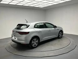Gris Occasion 2023 Renault Mégane IV Evolution Berline | 18 799 € (Prix juste)