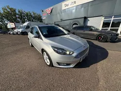 Gris Utilisé 2017 Ford Focus Titanium Berline | 9 990 € (Prix juste)