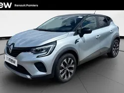 Gris Utilisé 2023 Renault Captur Evolution SUV | 16 790 € (Prix juste)