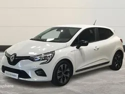 Blanc Utilisé 2023 Renault Clio V Evolution Berline | 15 499 € (Prix juste)