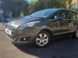 Gris Utilisé 2016 Peugeot 5008 Active Monospace | 8 990 € (Prix juste)