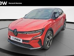 Rouge Occasion 2023 Renault Megane E-Tech Iconic Berline | 26 995 € (Prix juste)
