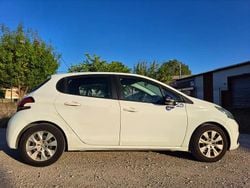 Utilisé 2017 Peugeot 208 Citadine | 7 000 € (Super prix)
