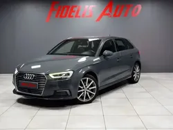 Gris Utilisé 2020 Audi A3 e-tron S-Line Citadine | 23 990 €