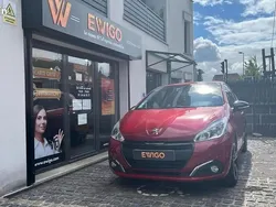 Rouge Utilisé 2015 Peugeot 208 GT-line Citadine | 6 790 € (Prix juste)
