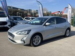 Gris Utilisé 2021 Ford Focus Business Edition Berline | 12 999 € (Prix juste)
