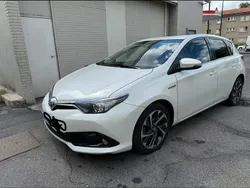 Blanc Utilisé 2016 Toyota Auris Berline | 10 500 € (Super prix)