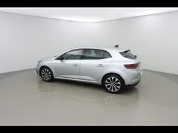 Gris Utilisé 2024 Renault Mégane IV Techno Berline | 24 995 € (Prix assez cher)