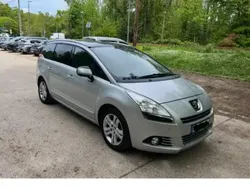 Gris Utilisé 2011 Peugeot 5008 Premium Monospace | 4 800 € (Prix juste)