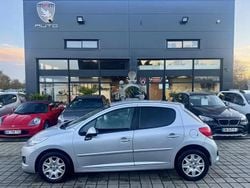 Gris Utilisé 2009 Peugeot 207 Premium Berline | 7 990 € (Prix assez cher)