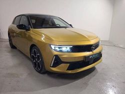 Jaune Utilisé 2024 Opel Astra Ultimate | 24 490 € (Prix juste)