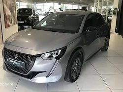 Gris Utilisé 2023 Peugeot e-208 Style Citadine | 18 999 € (Prix juste)