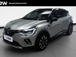 Gris Utilisé 2024 Renault Captur Techno SUV | 19 490 € (Prix assez cher)