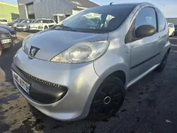 Gris Utilisé 2006 Peugeot 107 Citadine | 2 790 € (Prix juste)