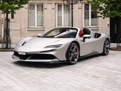 Gris Nouvelle 2024 Ferrari SF90 Cabriolet | 660 000 €