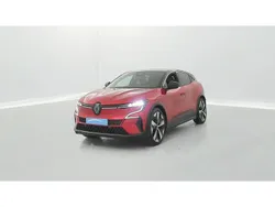 Rouge Utilisé 2022 Renault Mégane Techno Berline | 28 470 € (Prix assez cher)