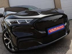 Noir Utilisé 2023 Ford Mustang Mach-E Premium SUV | 34 950 € (Prix juste)
