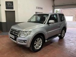Gris Utilisé 2015 Mitsubishi Pajero Intense SUV | 38 900 €