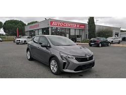 Gris Nouvelle 2025 Renault Clio V Evolution Citadine | 21 500 € (Prix assez cher)