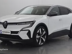 Blanc glacier / toit gris schiste Utilisé 2023 Renault Mégane Techno SUV | 25 999 € (Bon prix)
