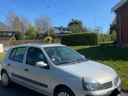 Utilisé 2004 Renault Clio II Berline | 2 100 € (Prix juste)