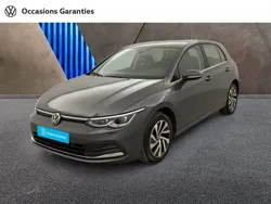 Gris dauphin métallisée Utilisé 2023 VW Golf VIII Style Berline | 24 890 € (Bon prix)