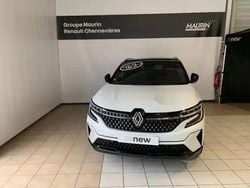 Blanc nacré brillant/toit noir etoilé Utilisé 2023 Renault Austral Iconic SUV | 31 989 € (Prix juste)