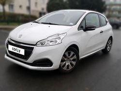 Blanc Occasion 2015 Peugeot 208 Access Citadine | 5 160 € (Prix juste)