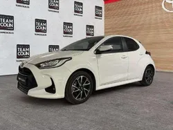 Utilisé 2022 Toyota Yaris Hybrid Design Berline | 18 480 € (Prix juste)
