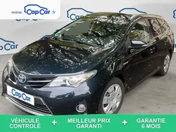 Utilisé 2015 Toyota Auris Hybrid Design Break | 13 990 € (Prix juste)