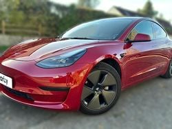 Rouge Utilisé 2021 Tesla Model 3 Standard Range Berline | 16 390 € (Super prix)
