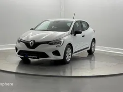Blanc Utilisé 2023 Renault Clio V SE Berline | 14 990 € (Prix juste)