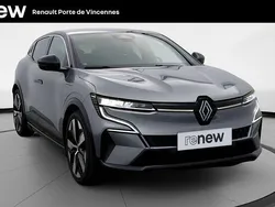 Gris Utilisé 2023 Renault Mégane Iconic Berline | 26 590 € (Prix juste)