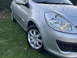 Utilisé 2009 Renault Clio II Rip Curl Berline | 4 900 € (Prix juste)