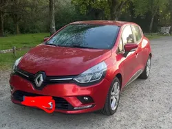 Rouge Utilisé 2017 Renault Clio IV Business Berline | 8 990 € (Prix juste)