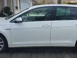 Blanc Utilisé 2016 VW Golf VII LOUNGE Berline | 16 900 € (Prix assez cher)