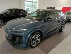 Bleu Utilisé 2025 Audi Q6 e-tron Sport SUV | 68 615 €