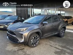 Gris Utilisé 2024 Toyota Yaris Hybrid Design | 25 990 € (Prix juste)