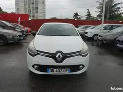 Blanc Utilisé 2015 Renault Clio IV LIMITED Berline | 7 990 € (Prix juste)