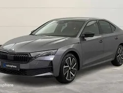 Gris Utilisé 2024 Skoda Octavia SportLine Berline | 35 999 € (Prix assez cher)