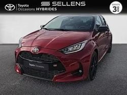 Biton rouge intense / toit noir Utilisé 2022 Toyota Yaris Hybrid Sport Berline | 23 490 € (Prix cher)