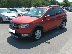 Rouge Utilisé 2015 Dacia Sandero Prestige Citadine | 8 500 € (Prix assez cher)
