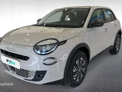 Beige Utilisé 2025 Fiat 600 SUV | 26 750 € (Prix assez cher)