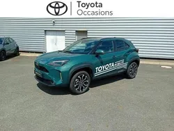 Vert Utilisé 2025 Toyota Yaris Hybrid Design | 28 890 € (Prix cher)