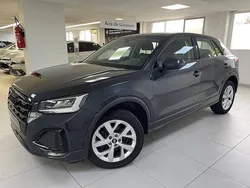 Gris manhattan métallisé Utilisé 2024 Audi Q2 Design SUV | 27 490 € (Prix juste)
