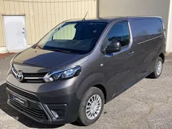 Gris Utilisé 2022 Toyota Proace Business Edition Van | 26 990 € (Prix assez cher)